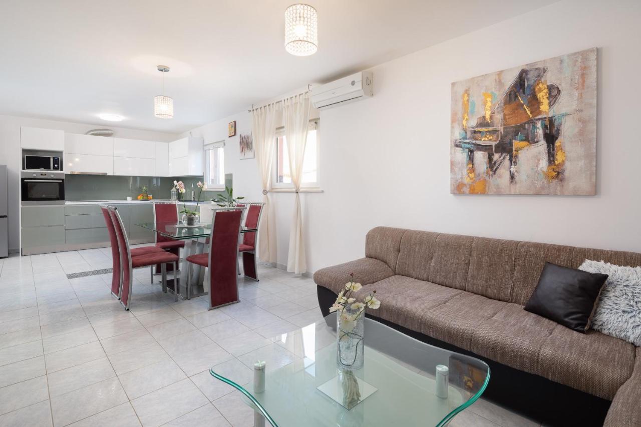 Solaris Holiday Home - Private Pool Stanici Экстерьер фото
