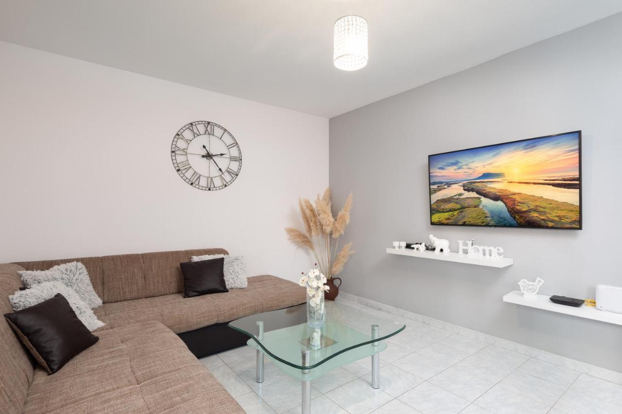 Solaris Holiday Home - Private Pool Stanici Экстерьер фото